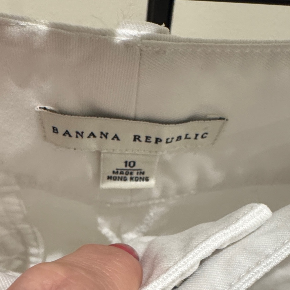 Banana Republic White Women's Chino Shorts - Picture 2 of 3